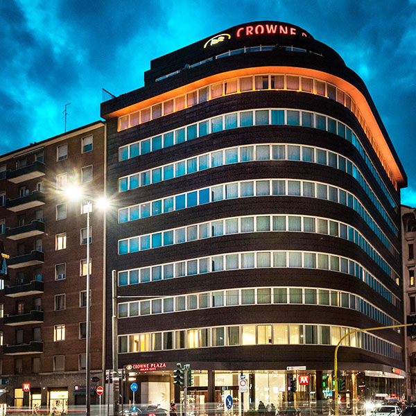 Hotel Crowne Plaza - realizzazione impianti elettrici e gestione camere